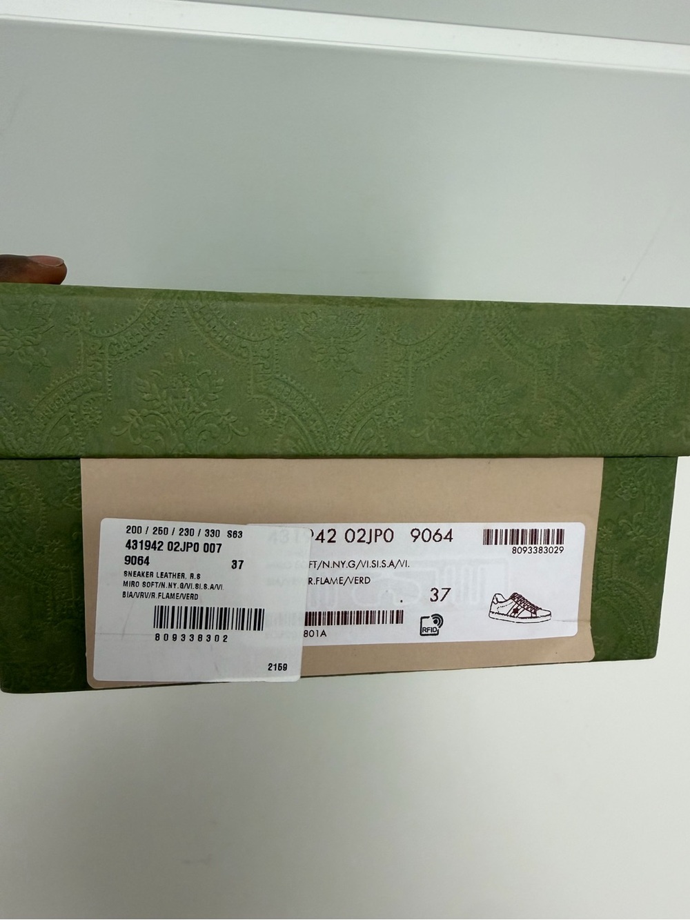 Gucci Women's Ace sneaker with bee- Size 37 - Picture 10 of 14